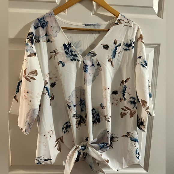 Pretty tie front top medium - Picture 1 of 3